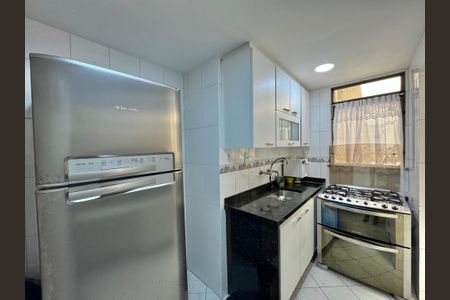Apartamento à venda com 85m², 3 quartos e 1 vaga Apartamento à venda com 85m², 3 quartos e 1 vagaCozinha e Área de Serviço