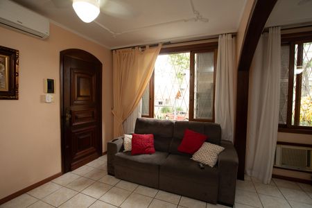 Casa à venda com 130m², 3 quartos e 4 vagasSala