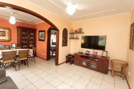 Casa à venda com 130m², 3 quartos e 4 vagasSala