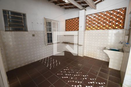 Casa à venda com 180m², 3 quartos e 2 vagasÁrea de Serviço