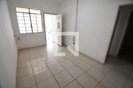Casa à venda com 180m², 3 quartos e 2 vagasSala
