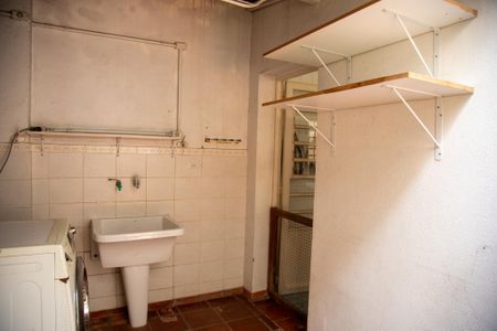 Casa à venda com 132m², 3 quartos e 2 vagas Casa à venda com 132m², 3 quartos e 2 vagasÁrea de Serviço