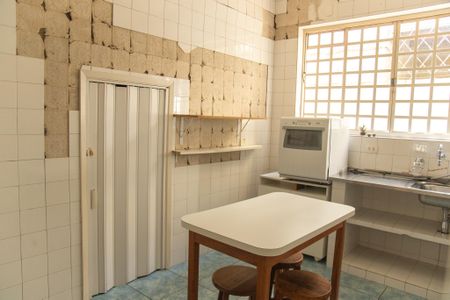 Casa à venda com 132m², 3 quartos e 2 vagas Casa à venda com 132m², 3 quartos e 2 vagasCozinha