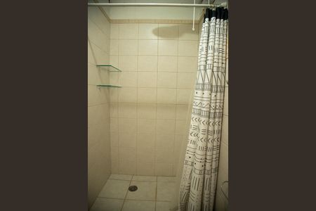 Casa à venda com 132m², 3 quartos e 2 vagas Casa à venda com 132m², 3 quartos e 2 vagasBanheiro