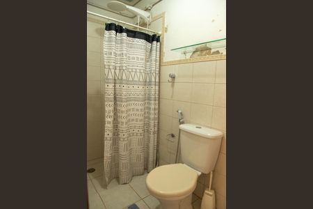 Casa à venda com 132m², 3 quartos e 2 vagas Casa à venda com 132m², 3 quartos e 2 vagasBanheiro