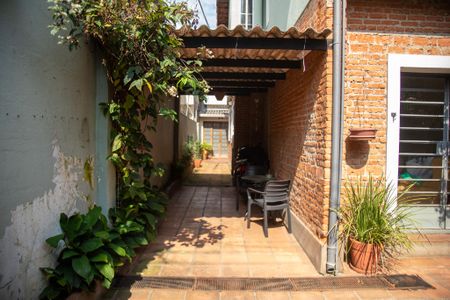 Casa à venda com 132m², 3 quartos e 2 vagas Casa à venda com 132m², 3 quartos e 2 vagasÁrea comum