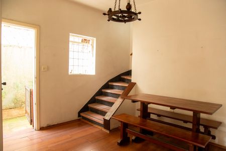 Casa à venda com 132m², 3 quartos e 2 vagas Casa à venda com 132m², 3 quartos e 2 vagasSala