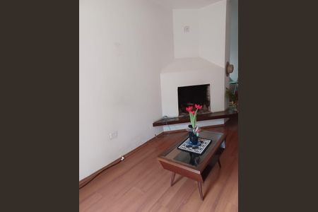 Casa à venda com 132m², 3 quartos e 2 vagas Casa à venda com 132m², 3 quartos e 2 vagasSala