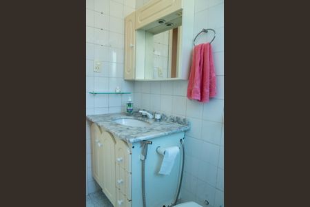 Casa à venda com 132m², 3 quartos e 2 vagas Casa à venda com 132m², 3 quartos e 2 vagasBanheiro