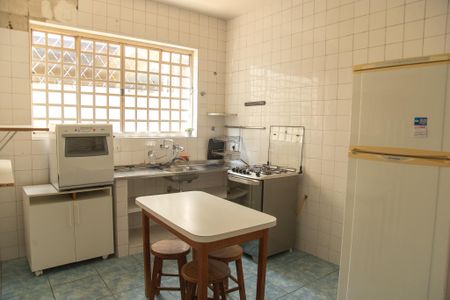 Casa à venda com 132m², 3 quartos e 2 vagas Casa à venda com 132m², 3 quartos e 2 vagasCozinha