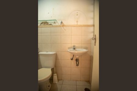 Casa à venda com 132m², 3 quartos e 2 vagas Casa à venda com 132m², 3 quartos e 2 vagasBanheiro