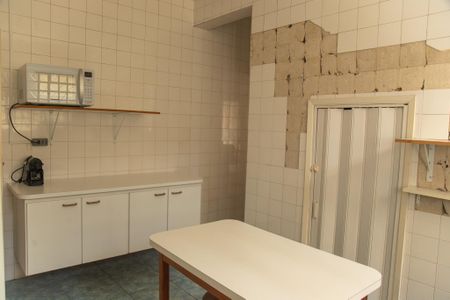 Casa à venda com 132m², 3 quartos e 2 vagas Casa à venda com 132m², 3 quartos e 2 vagasCozinha