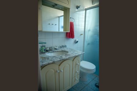 Casa à venda com 132m², 3 quartos e 2 vagas Casa à venda com 132m², 3 quartos e 2 vagasBanheiro