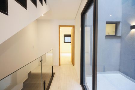 Casa à venda com 135m², 3 quartos e 2 vagas Casa à venda com 135m², 3 quartos e 2 vagasCorredor de Acesso