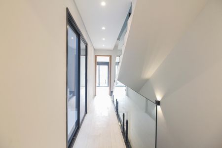 Casa à venda com 135m², 3 quartos e 2 vagas Casa à venda com 135m², 3 quartos e 2 vagasCorredor de Acesso