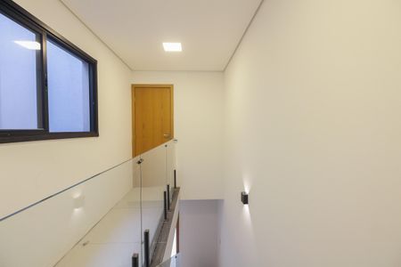 Casa à venda com 135m², 3 quartos e 2 vagas Casa à venda com 135m², 3 quartos e 2 vagasCorredor de Acesso