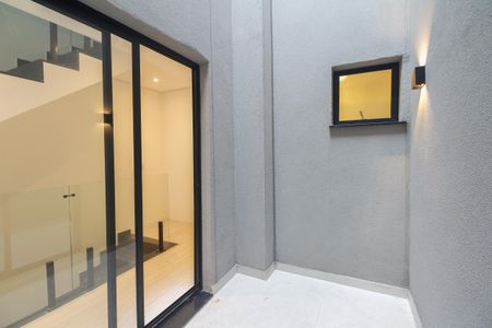 Casa à venda com 135m², 3 quartos e 2 vagas Casa à venda com 135m², 3 quartos e 2 vagasCorredor de Acesso - Jardim de Inverno