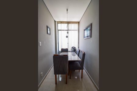 Apartamento à venda com 100m², 2 quartos e 1 vagaSala