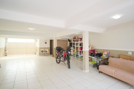 Casa à venda com 330m², 3 quartos e 4 vagasGaragem