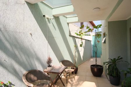 Casa à venda com 330m², 3 quartos e 4 vagasQuintal