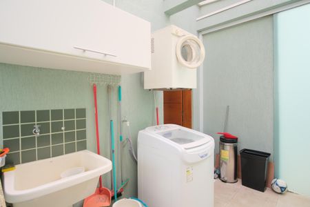 Casa à venda com 330m², 3 quartos e 4 vagasÁrea de Serviço