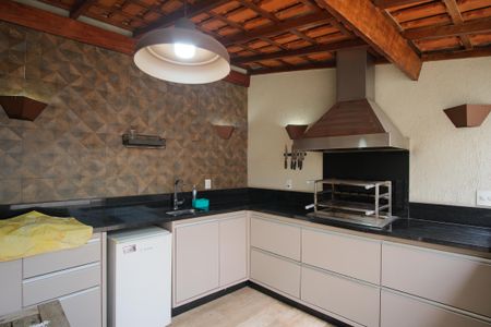 Casa à venda com 330m², 3 quartos e 4 vagasEspaço Gourmet