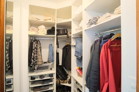 Casa à venda com 330m², 3 quartos e 4 vagasCloset da suíte 3