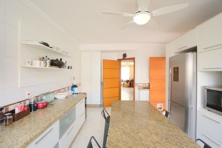 Casa à venda com 330m², 3 quartos e 4 vagasCozinha