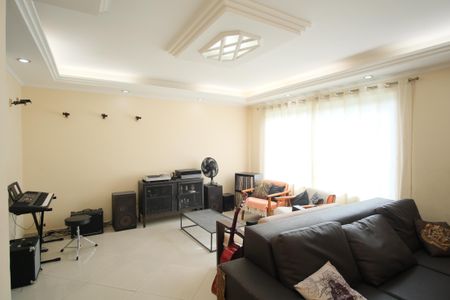 Casa à venda com 330m², 3 quartos e 4 vagasSala