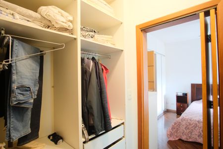 Casa à venda com 330m², 3 quartos e 4 vagasCloset da suíte 3