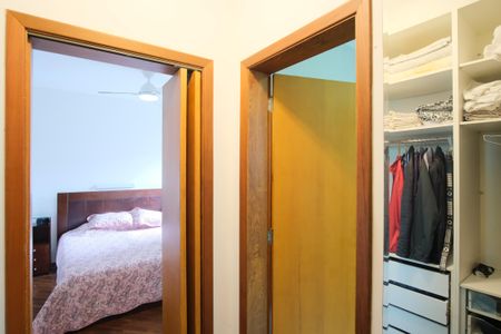 Casa à venda com 330m², 3 quartos e 4 vagasCloset da suíte 3