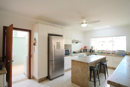 Casa à venda com 330m², 3 quartos e 4 vagasCozinha