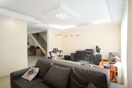 Casa à venda com 330m², 3 quartos e 4 vagasSala