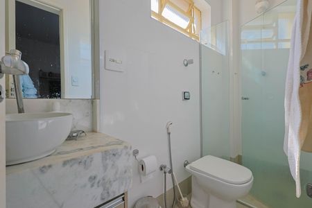 Apartamento à venda com 90m², 3 quartos e 1 vaga Apartamento à venda com 90m², 3 quartos e 1 vagaBanheiro da Suíte