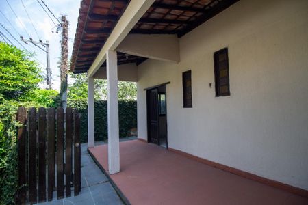 Casa de condomínio à venda com 250m², 4 quartos e 3 vagasQuintal