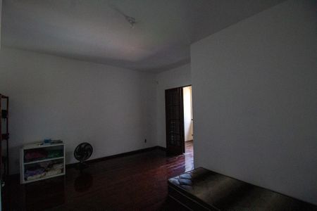 Casa de condomínio à venda com 250m², 4 quartos e 3 vagasSuíte