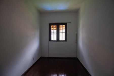 Casa de condomínio à venda com 250m², 4 quartos e 3 vagasQuarto 2