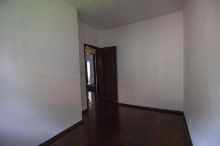 Casa de condomínio à venda com 250m², 4 quartos e 3 vagasQuarto 2