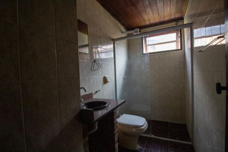 Casa de condomínio à venda com 250m², 4 quartos e 3 vagasBanheiro Social