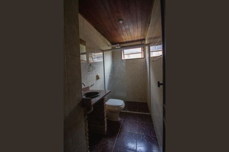 Casa de condomínio à venda com 250m², 4 quartos e 3 vagasBanheiro Social