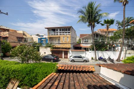 Casa de condomínio à venda com 250m², 4 quartos e 3 vagasVista da Sacada da Suíte