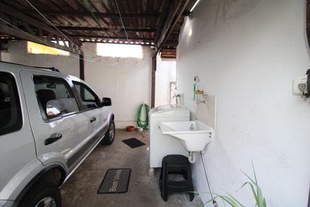 Casa à venda com 147m², 3 quartos e 6 vagasÁrea de Serviço / Garagem