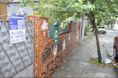 Casa para alugar com 400m², 3 quartos e 5 vagasFachada + Placa