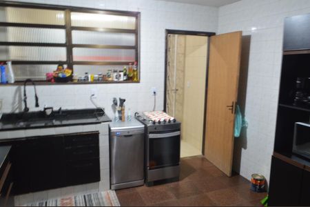 Casa para alugar com 220m², 3 quartos e 2 vagasCozinha