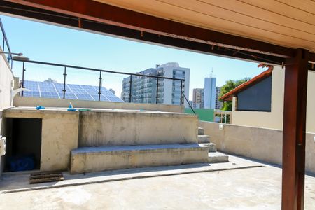 Casa de condomínio à venda com 180m², 2 quartos e 1 vagaTerraço 