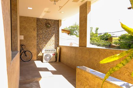 Casa de condomínio à venda com 180m², 2 quartos e 1 vagaÁrea comum