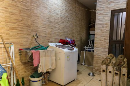 Casa de condomínio à venda com 180m², 2 quartos e 1 vagaÁrea de Serviço