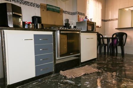 Casa de condomínio à venda com 180m², 2 quartos e 1 vagaCozinha 