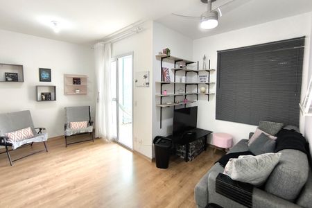 Apartamento para alugar com 66m², 2 quartos e 1 vagaSala