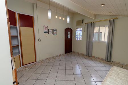 Casa à venda com 250m², 5 quartos e 4 vagas Casa à venda com 250m², 5 quartos e 4 vagasQuarto 2